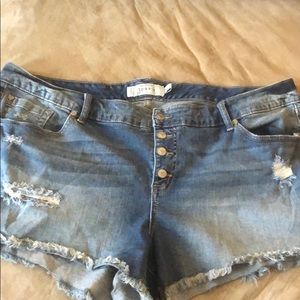 Destructed Jean shorts
